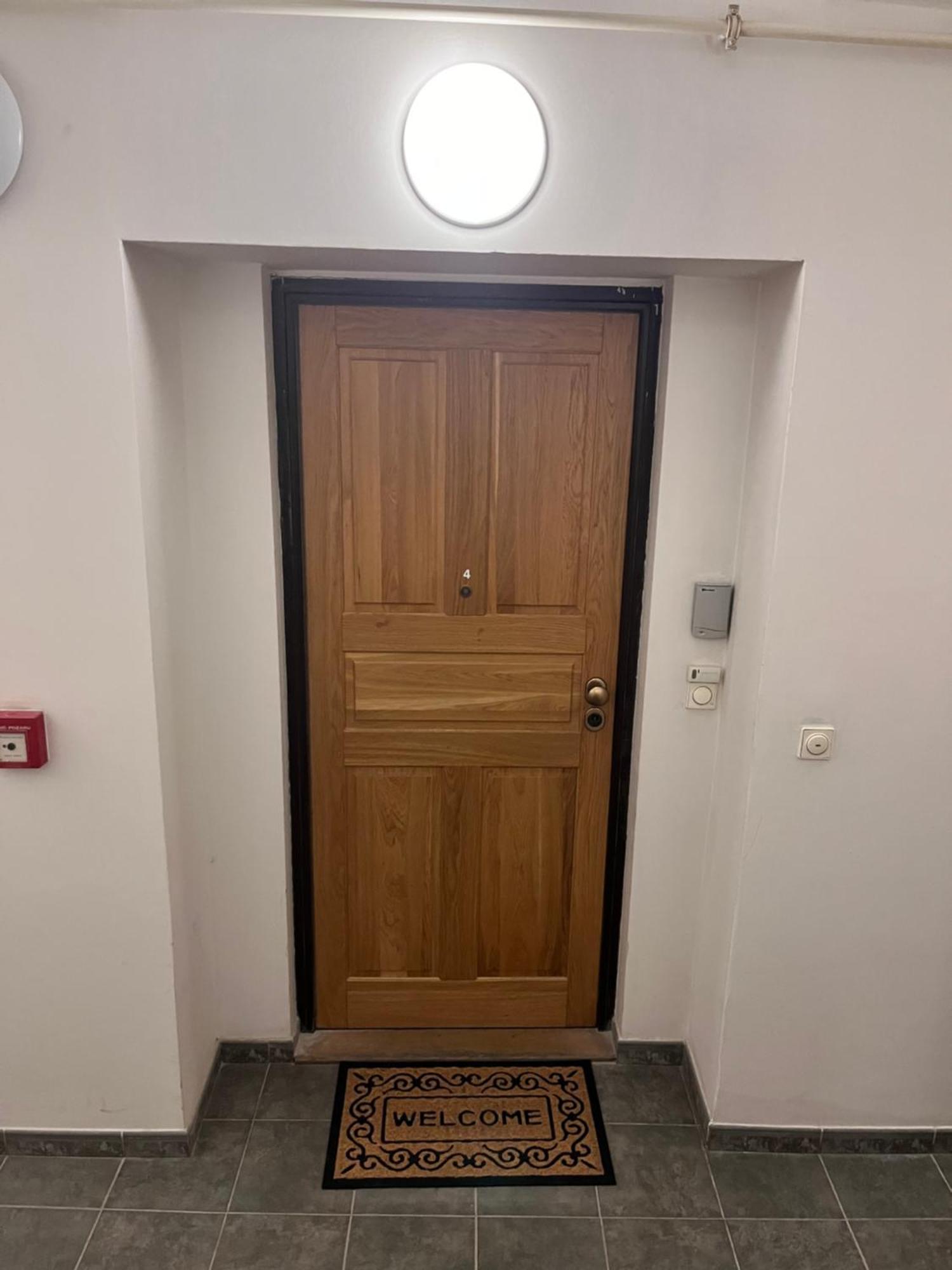 City Centre Apartment With Parking Prague Exterior photo